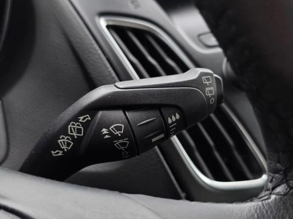 Ford Focus III Рестайлинг с пробегом 2015 года, цена 1 469 000 рублей, 7846 км, хэтчбек, Автокод Объявления