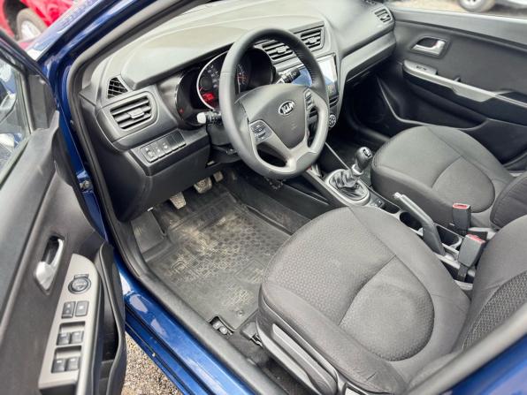 Kia Rio III Рестайлинг с пробегом 2016 года, цена 980 000 рублей, 55512 км, седан, Автокод Объявления