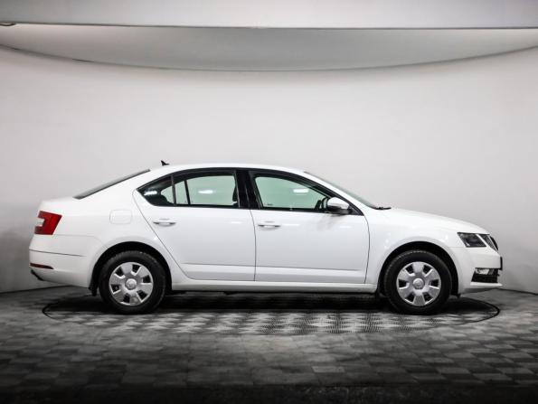 Skoda Octavia III (A7) Рестайлинг с пробегом 2019 года, цена 1 556 000 рублей, 74702 км, лифтбек, Автокод Объявления
