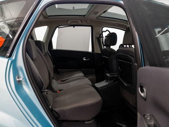 Renault Scenic II Рестайлинг с пробегом 2008 года, цена 599 000 рублей, 265883 км, компактвэн, Автокод Объявления