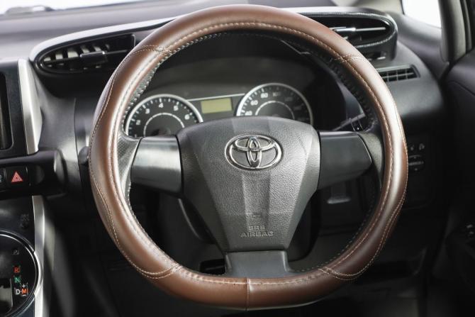 Toyota Wish II с пробегом 2010 года, цена 1 099 000 рублей, 215555 км, минивэн, Автокод Объявления