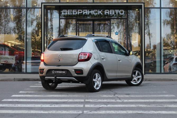 Renault Sandero II с пробегом 2016 года, цена 930 000 рублей, 166653 км, хэтчбек, Автокод Объявления