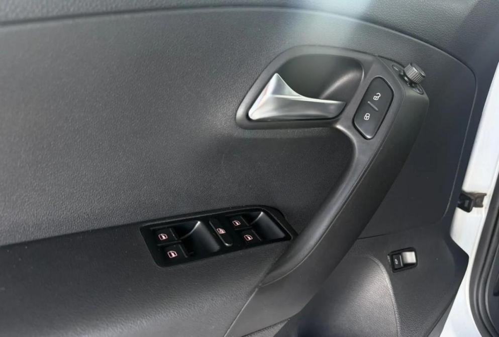 Volkswagen Polo V Рестайлинг Киров  - изображение 16