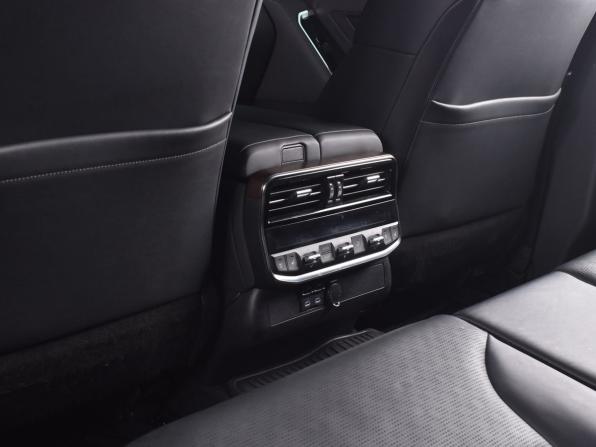 Toyota Land Cruiser 300 Series с пробегом 2022 года, цена 9 499 995 рублей, 46639 км, внедорожник, Автокод Объявления