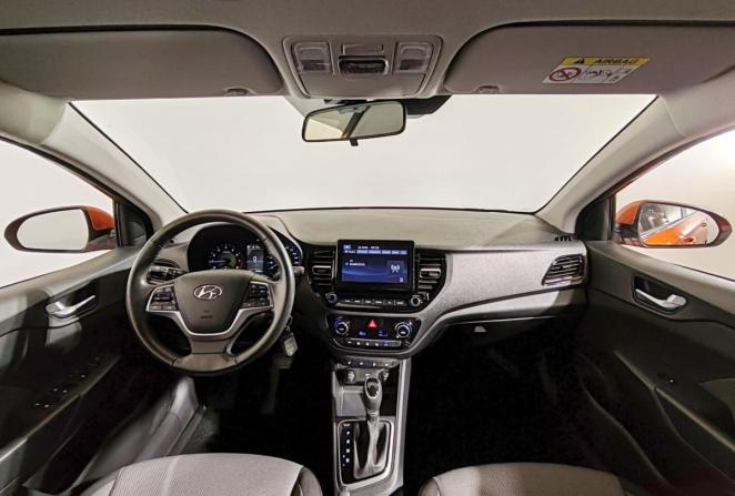 Hyundai Solaris II Рестайлинг с пробегом 2022 года, цена 1 800 000 рублей, 49150 км, седан, Автокод Объявления