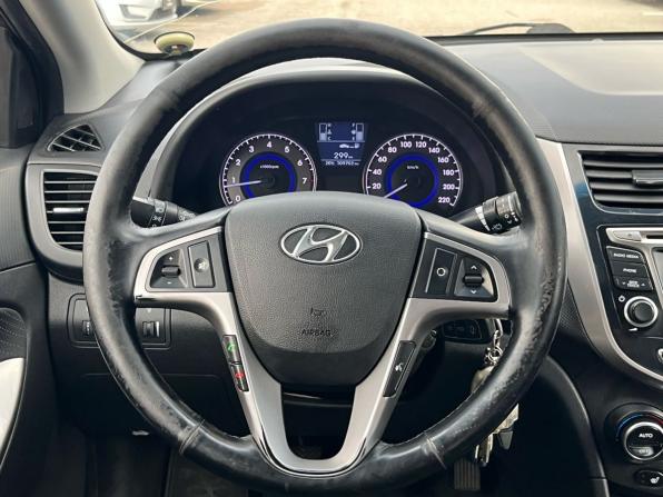 Hyundai Solaris I Рестайлинг с пробегом 2014 года, цена 970 000 рублей, 109702 км, седан, Автокод Объявления