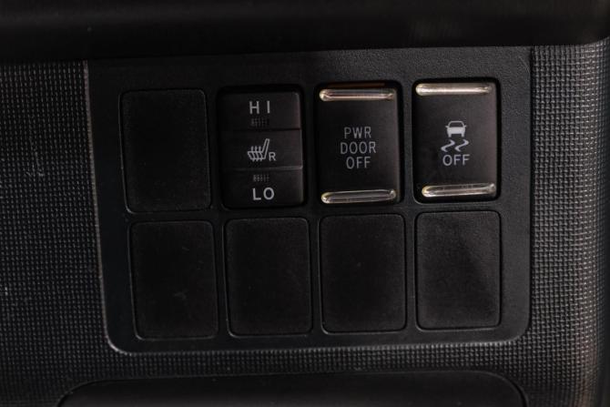 Toyota Spade с пробегом 2015 года, цена 969 000 рублей, 105000 км, компактвэн, Автокод Объявления
