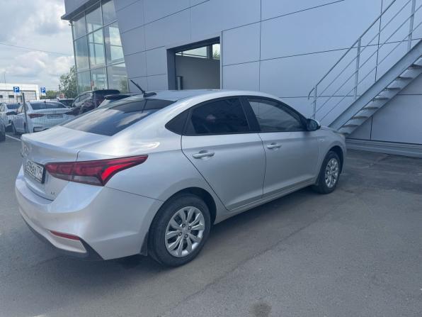 Hyundai Solaris II с пробегом 2017 года, цена 955 000 рублей, 140000 км, седан, Автокод Объявления