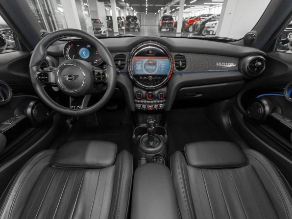 Mini Hatch III (F55/F56) Рестайлинг 2 с пробегом 2022 года, цена 3 860 000 рублей, 17160 км, хэтчбек, Автокод Объявления