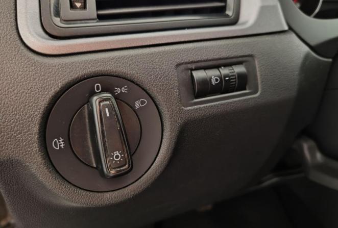 Skoda Rapid I с пробегом 2015 года, цена 970 000 рублей, 164298 км, лифтбек, Автокод Объявления