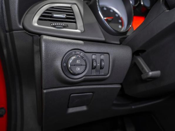 Opel Astra J Рестайлинг с пробегом 2012 года, цена 975 000 рублей, 101441 км, хэтчбек, Автокод Объявления