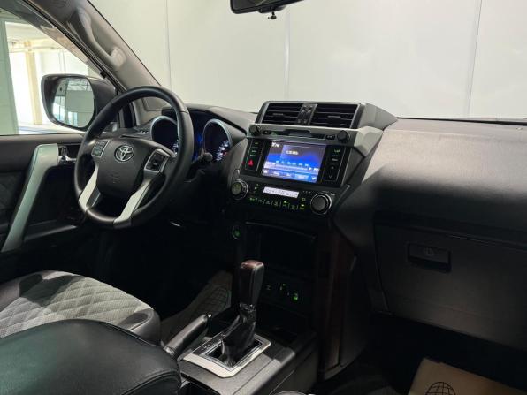 Toyota Land Cruiser Prado 150 Series Рестайлинг 1 с пробегом 2014 года, цена 3 000 000 рублей, 228000 км, внедорожник, Автокод Объявления