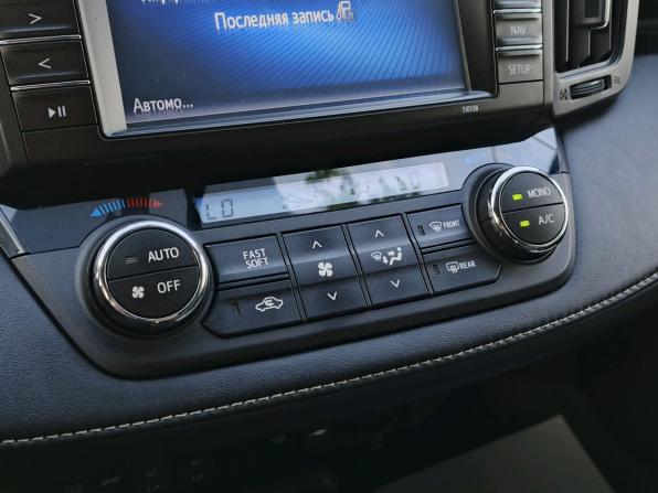 Toyota RAV4 IV (XA40) Рестайлинг с пробегом 2017 года, цена 1 999 000 рублей, 242437 км, внедорожник, Автокод Объявления