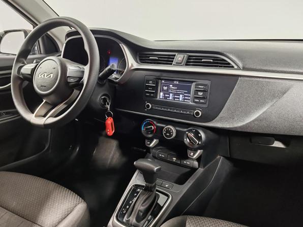 Kia Rio IV Рестайлинг с пробегом 2022 года, цена 1 649 000 рублей, 69210 км, седан, Автокод Объявления