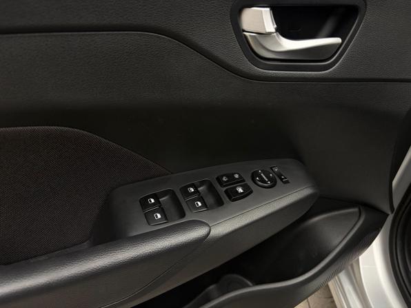 Hyundai Solaris II Рестайлинг с пробегом 2021 года, цена 1 779 000 рублей, 105046 км, седан, Автокод Объявления