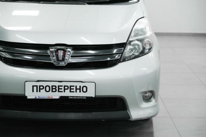 Toyota ISis I Рестайлинг с пробегом 2012 года, цена 1 100 000 рублей, 221686 км, компактвэн, Автокод Объявления