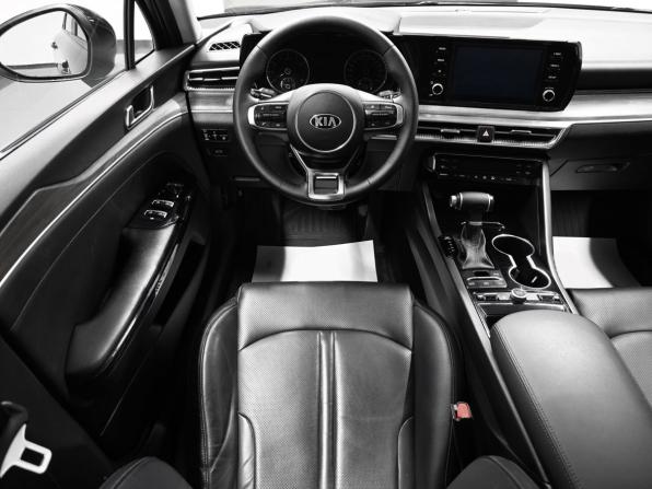 Kia K5 III с пробегом 2021 года, цена 2 350 000 рублей, 107460 км, седан, Автокод Объявления