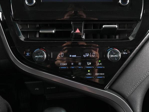 Toyota Camry VIII (XV70) Рестайлинг с пробегом 2021 года, цена 2 679 000 рублей, 50551 км, седан, Автокод Объявления
