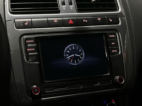 Volkswagen Polo V Рестайлинг с пробегом 2018 года, цена 1 170 000 рублей, 131092 км, седан, Автокод Объявления