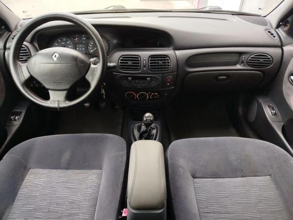Renault Megane I Рестайлинг с пробегом 2003 года, цена 235 000 рублей, 209915 км, седан, Автокод Объявления
