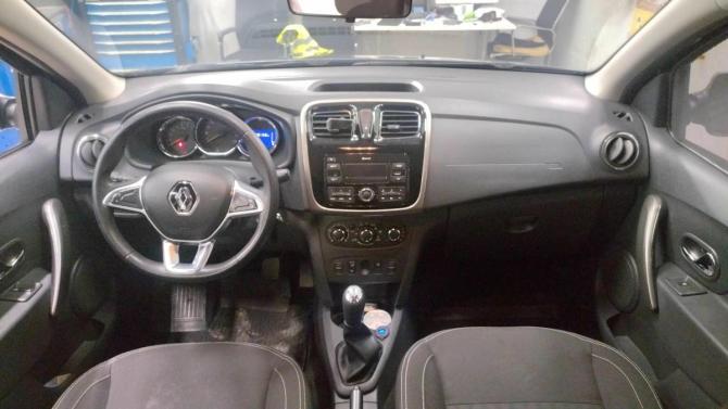 Renault Logan II Рестайлинг с пробегом 2018 года, цена 760 000 рублей, 188158 км, седан, Автокод Объявления