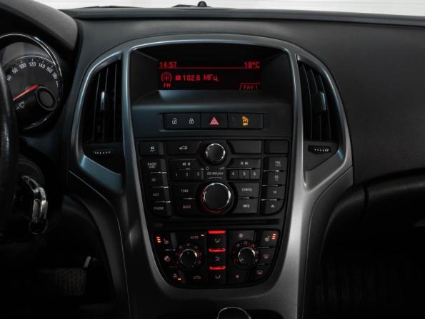 Opel Astra J Рестайлинг с пробегом 2014 года, цена 901 000 рублей, 200894 км, седан, Автокод Объявления