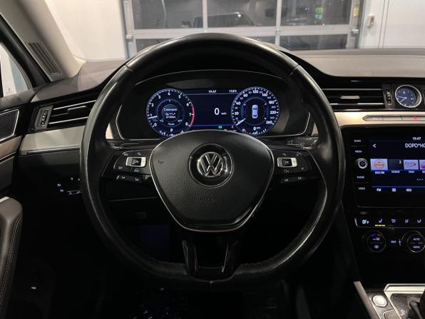 Volkswagen Passat B8 с пробегом 2018 года, цена 2 682 000 рублей, 84376 км, седан, Автокод Объявления