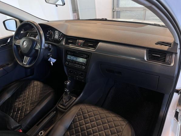 Skoda Rapid I с пробегом 2014 года, цена 687 000 рублей, 235437 км, лифтбек, Автокод Объявления