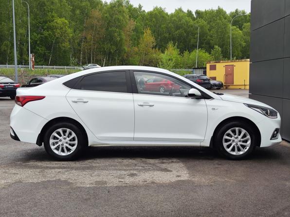 Hyundai Solaris II с пробегом 2017 года, цена 1 399 000 рублей, 106359 км, седан, Автокод Объявления