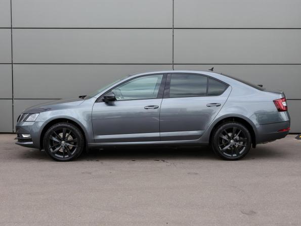 Skoda Octavia III (A7) Рестайлинг с пробегом 2018 года, цена 2 749 000 рублей, 20383 км, лифтбек, Автокод Объявления