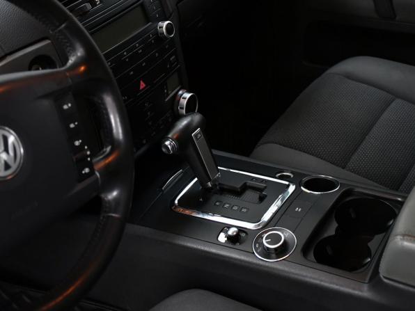 Volkswagen Touareg I Рестайлинг с пробегом 2008 года, цена 1 075 000 рублей, 366312 км, внедорожник, Автокод Объявления