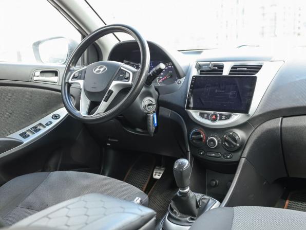 Hyundai Solaris I с пробегом 2012 года, цена 699 000 рублей, 176500 км, седан, Автокод Объявления
