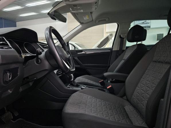 Volkswagen Tiguan II Рестайлинг с пробегом 2021 года, цена 3 520 000 рублей, 51392 км, внедорожник, Автокод Объявления