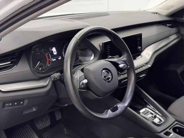 Skoda Octavia IV (A8) с пробегом 2021 года, цена 2 029 000 рублей, 103353 км, лифтбек, Автокод Объявления
