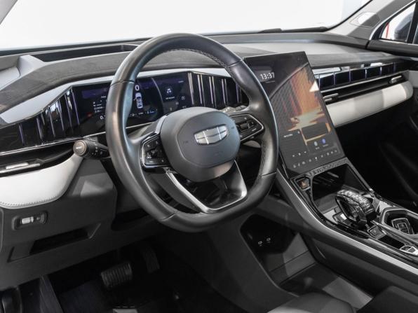 Geely Atlas II с пробегом 2023 года, цена 2 784 654 рубля, 33437 км, внедорожник, Автокод Объявления