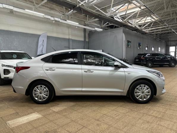 Hyundai Solaris II с пробегом 2017 года, цена 1 220 000 рублей, 164186 км, седан, Автокод Объявления