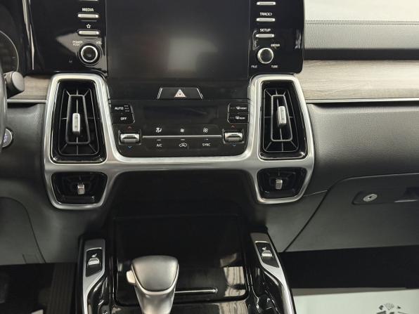 Kia Sorento IV с пробегом 2020 года, цена 3 250 000 рублей, 105247 км, внедорожник, Автокод Объявления