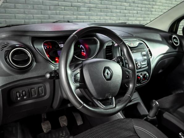Renault Kaptur I с пробегом 2017 года, цена 1 460 000 рублей, 61748 км, внедорожник, Автокод Объявления