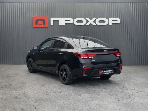 Kia Rio IV с пробегом 2018 года, цена 1 157 000 рублей, 110295 км, седан, Автокод Объявления