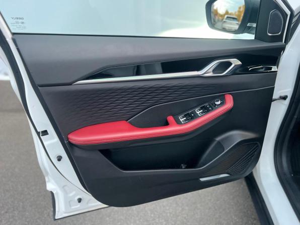 Geely Coolray I Рестайлинг с пробегом 2024 года, цена 1 950 000 рублей, 77000 км, внедорожник, Автокод Объявления