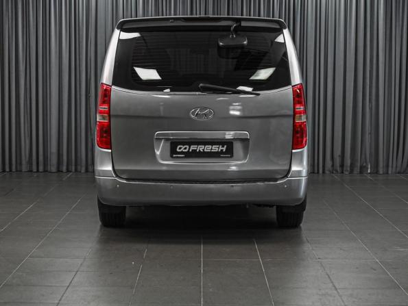 Hyundai Grand Starex I с пробегом 2011 года, цена 1 599 000 рублей, 175381 км, минивэн, Автокод Объявления