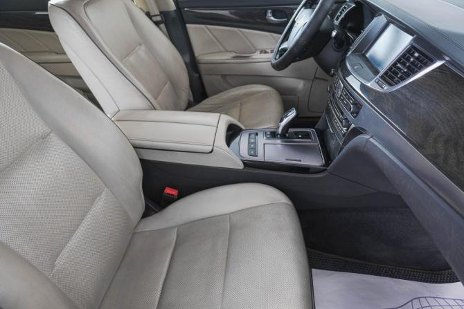 Hyundai Equus II Рестайлинг с пробегом 2013 года, цена 1 669 000 рублей, 272500 км, седан, Автокод Объявления