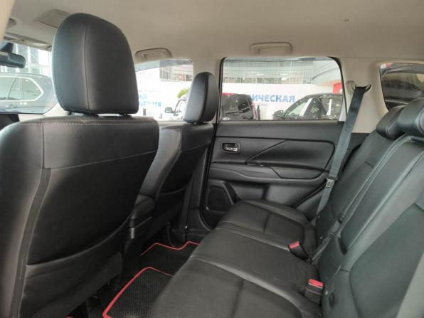 Mitsubishi Outlander III Рестайлинг 2 с пробегом 2016 года, цена 1 650 000 рублей, 196000 км, внедорожник, Автокод Объявления