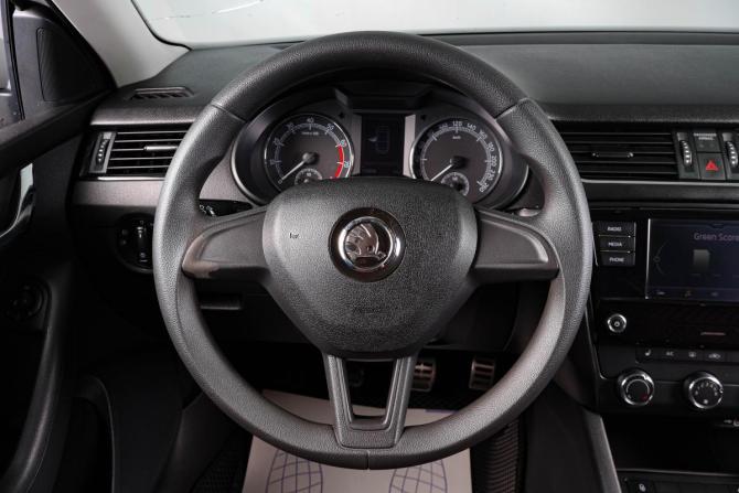 Skoda Octavia III (A7) Рестайлинг с пробегом 2019 года, цена 1 429 000 рублей, 159000 км, лифтбек, Автокод Объявления