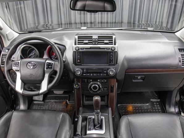 Toyota Land Cruiser Prado 150 Series Рестайлинг 1 с пробегом 2015 года, цена 3 798 000 рублей, 203188 км, внедорожник, Автокод Объявления
