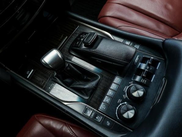 Lexus LX III Рестайлинг 2 с пробегом 2016 года, цена 5 398 000 рублей, 213670 км, внедорожник, Автокод Объявления