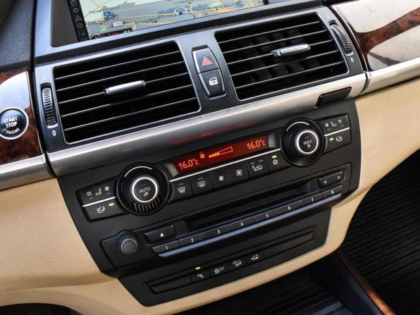 BMW X5 II (E70) Рестайлинг с пробегом 2012 года, цена 1 690 000 рублей, 260890 км, внедорожник, Автокод Объявления