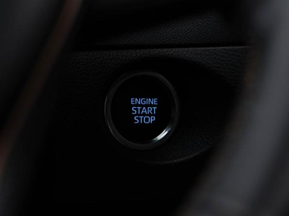 Toyota Corolla Cross I Рестайлинг с пробегом 2025 года, цена 3 896 900 рублей, 110 км, внедорожник, Автокод Объявления