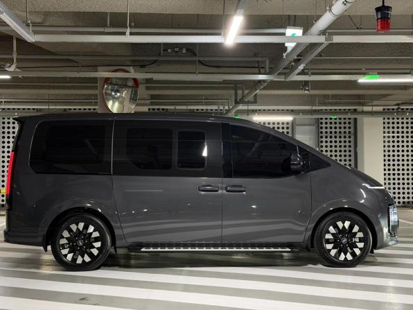 Hyundai Staria I с пробегом 2024 года, цена 8 490 000 рублей, 6430 км, минивэн, Автокод Объявления