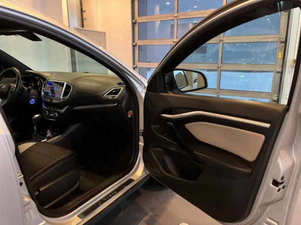 Lada (ВАЗ) Vesta I с пробегом 2020 года, цена 1 423 000 рублей, 46442 км, универсал, Автокод Объявления
